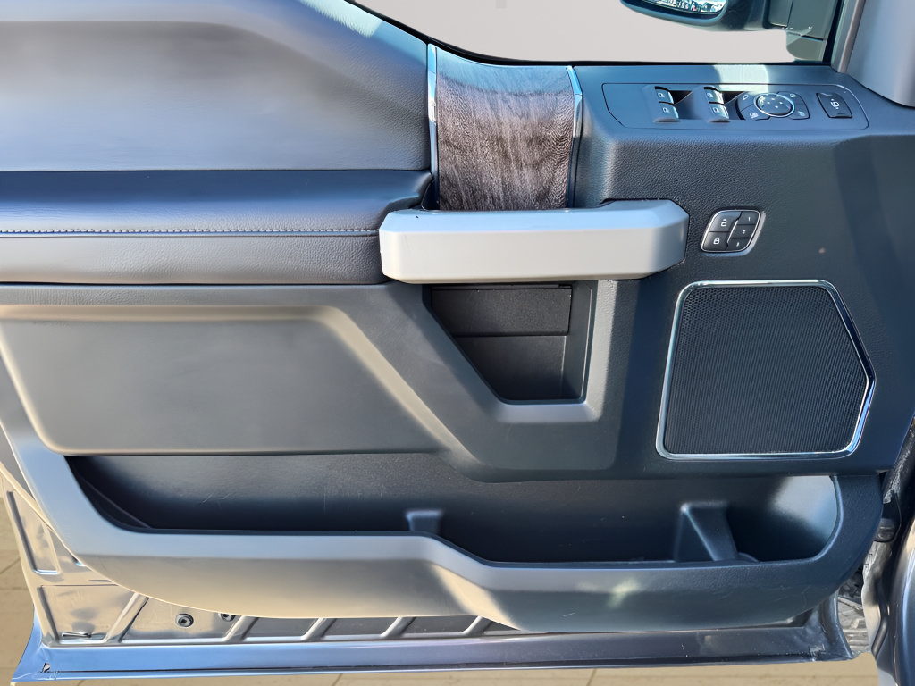 Used 2018 Ford F350 Lariat w/ Lariat Ultimate Package AWD/4WD image 29