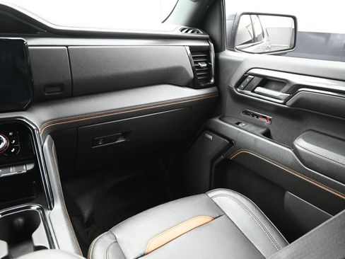 Used 2023 GMC Sierra 1500 AT4 w/ AT4 Premium Package AWD/4WD image 14