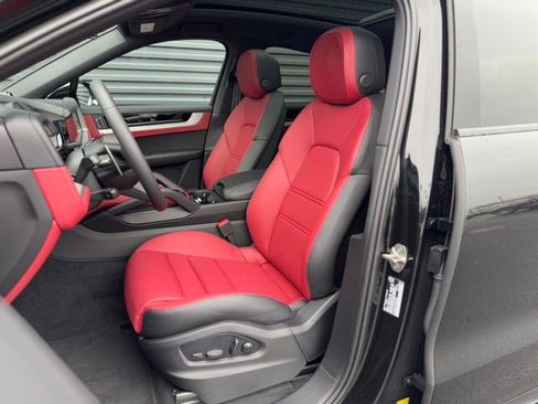 New 2025 Porsche Cayenne Coupe AWD/4WD image 5
