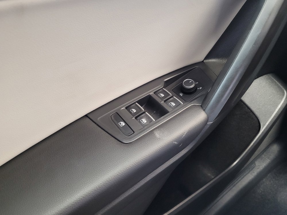 Used 2021 Volkswagen Tiguan SEL AWD/4WD image 27