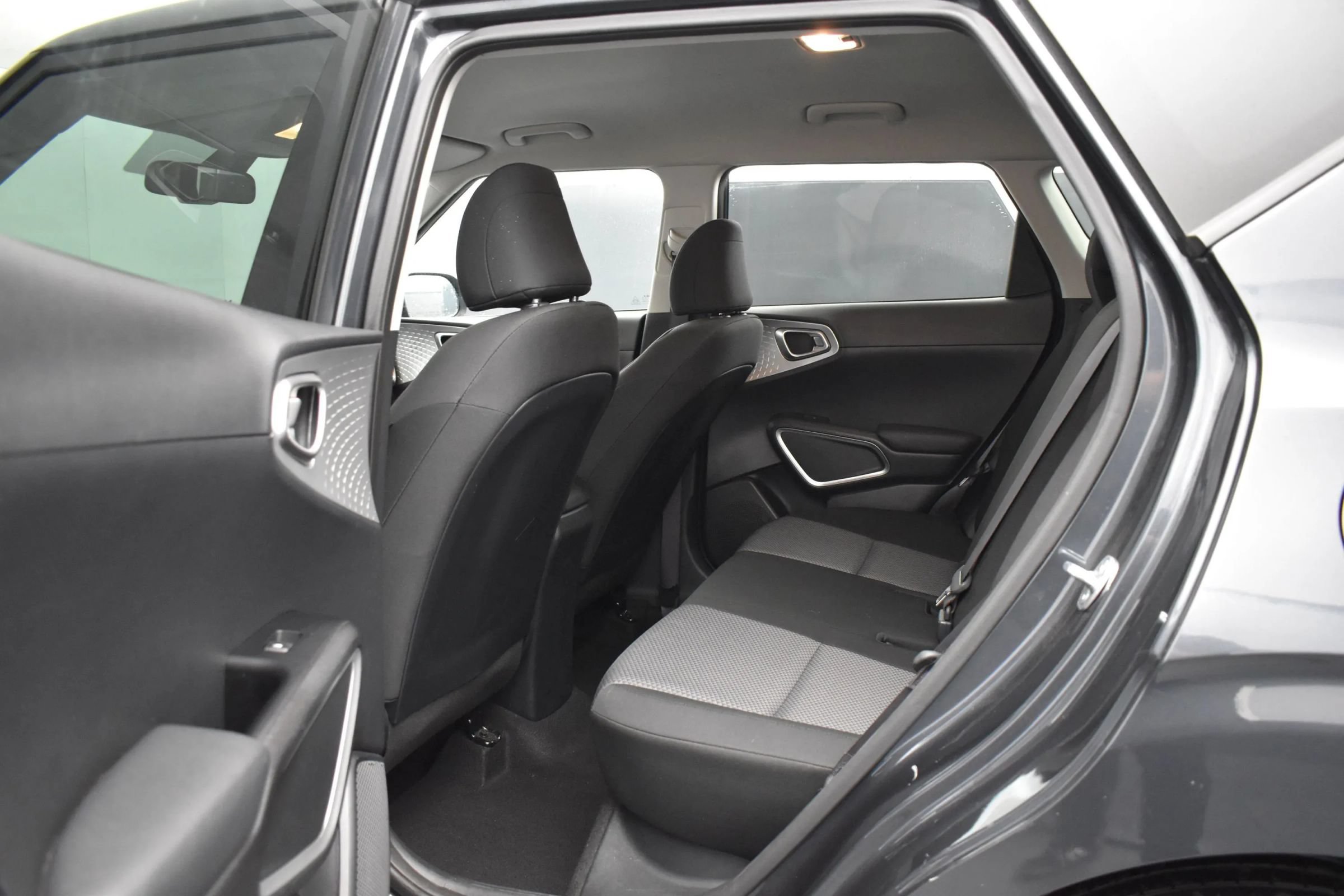 Used 2024 Kia Soul LX w/ LX Technology Package FWD image 15