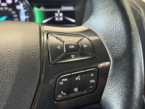 Used 2017 Ford Explorer XLT w/ Equipment Group 202A AWD/4WD image 28