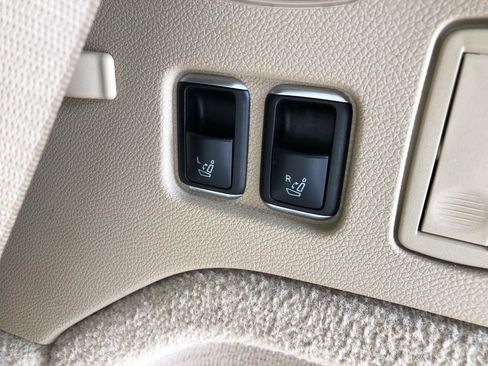 Used 2014 Mercedes-Benz GL 450 4MATIC image 41