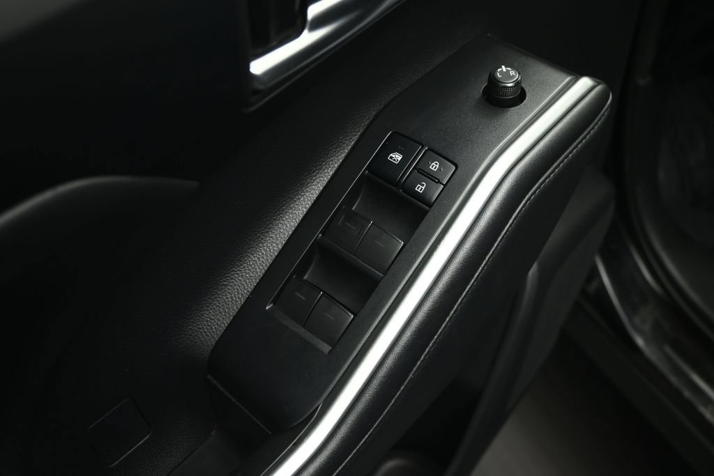 Used 2021 Toyota Highlander XLE AWD/4WD image 48