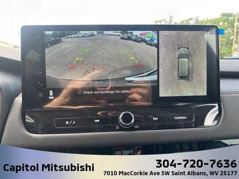 New 2025 Mitsubishi Outlander SE image 28