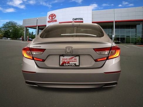 Used 2018 Honda Accord EX image 4