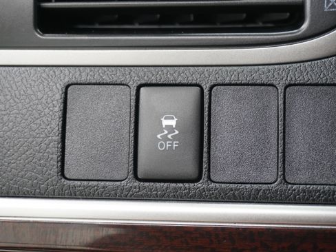 Used 2014 Toyota Camry XLE FWD image 25