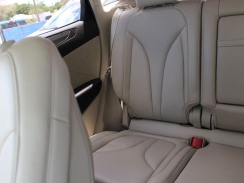 Used 2018 Lincoln MKC Premiere FWD image 34