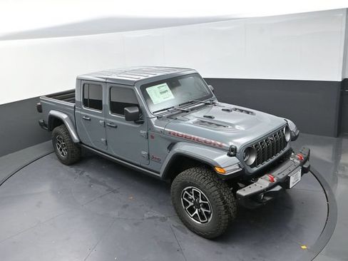 Used 2025 Jeep Gladiator Rubicon AWD/4WD image 12