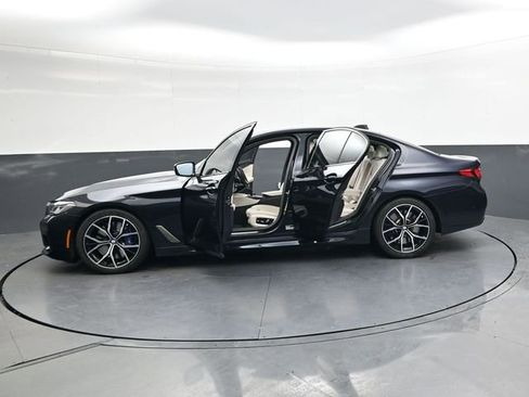 Used 2023 BMW M550i xDrive M550i xDrive w/ Dynamic Handling Package image 30