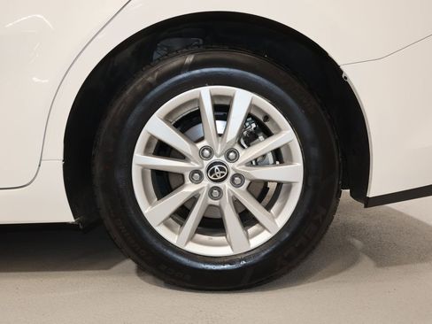 Used 2025 Toyota Camry LE image 33