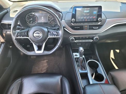 Used 2024 Nissan Altima 2.5 SR FWD image 13