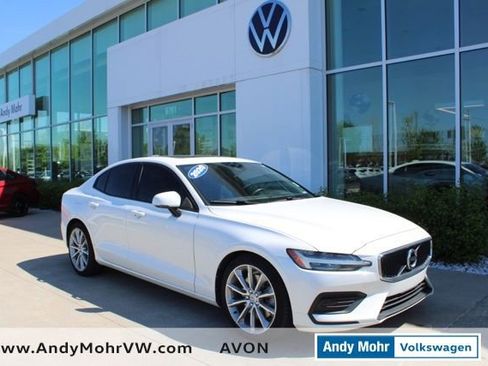 Used 2020 Volvo S60 T6 Momentum w/ Protection Package Premier image 1