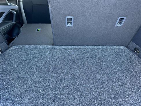 New 2026 Volkswagen Tiguan SE R-Line image 14