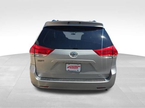 Used 2012 Toyota Sienna LE w/ Towing Pkg FWD image 4