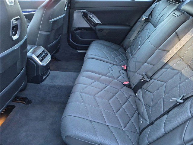 Certified 2025 BMW i7 xDrive60 AWD/4WD image 21