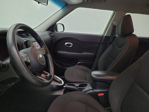 Used 2018 Kia Soul FWD image 17