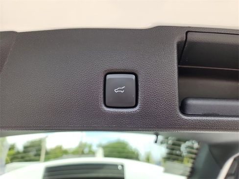 New 2026 Ford Escape SE w/ PHEV Premium Package FWD image 9