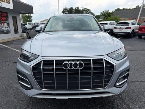 Used 2023 Audi Q5 2.0T Premium w/ Convenience Package AWD/4WD image 3
