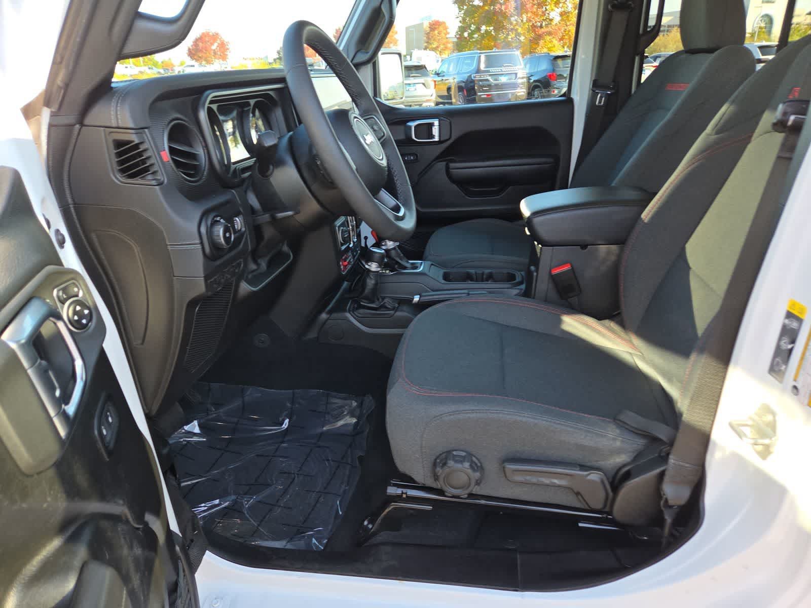 Certified 2025 Jeep Wrangler Unlimited Rubicon AWD/4WD image 19