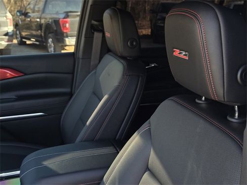 Used 2026 Chevrolet Traverse Z71 w/ Driver Confidence Package image 23