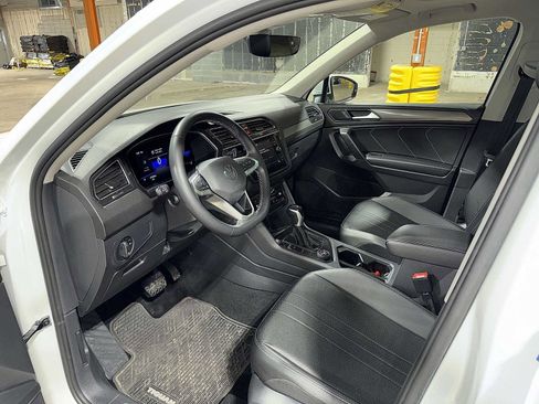 Used 2022 Volkswagen Tiguan SE image 30