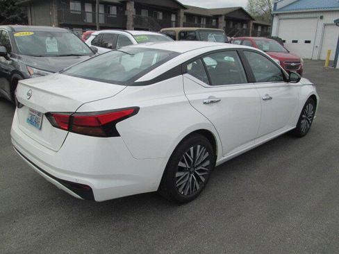 Used 2025 Nissan Altima 2.5 SV image 3