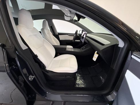 Used 2026 Tesla Model Y Long Range image 31
