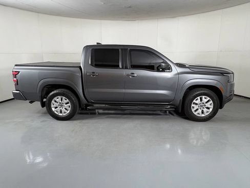 Used 2022 Nissan Frontier SV RWD image 9