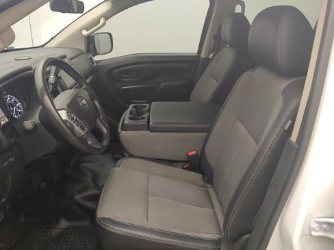 Used 2019 Nissan Titan S AWD/4WD image 17