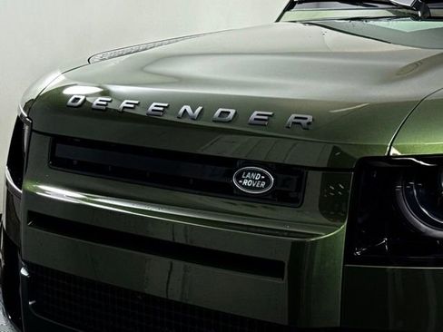 New 2026 Land Rover Defender 110 X-Dynamic SE image 12