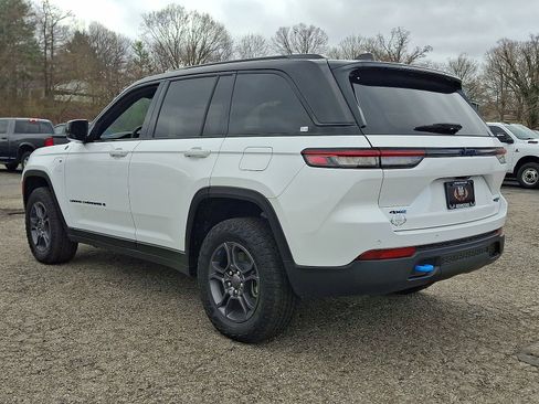 New 2024 Jeep Grand Cherokee Trailhawk AWD/4WD image 11