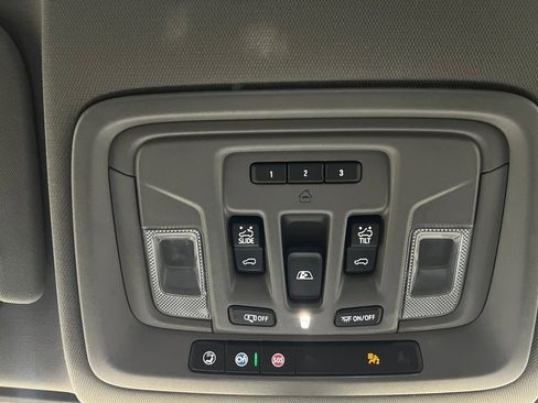 Used 2022 Chevrolet Silverado 1500 LT Trail Boss w/ LT Trail Boss Premium Package image 38