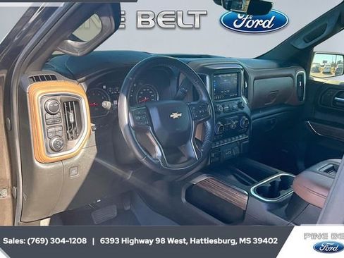 Used 2022 Chevrolet Silverado 1500 High Country w/ Technology Package image 13