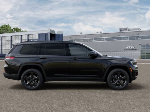 New 2025 Jeep Grand Cherokee L Altitude AWD/4WD image 31