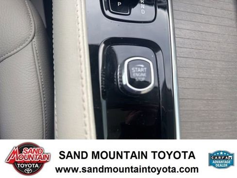 Used 2024 Volvo XC90 B6 Core w/ Protection Package Premier image 19