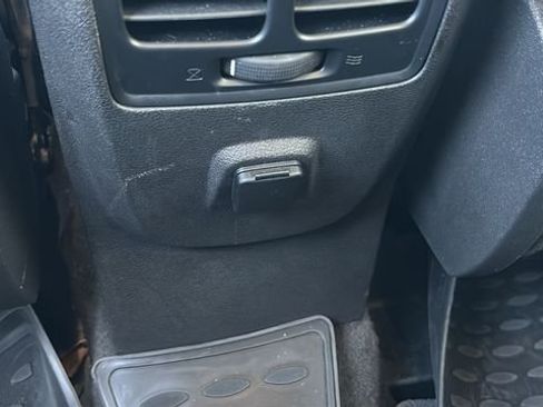 Used 2018 Ford Escape SE FWD image 8