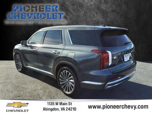 Used 2023 Hyundai Palisade Calligraphy w/ Cargo Package image 3