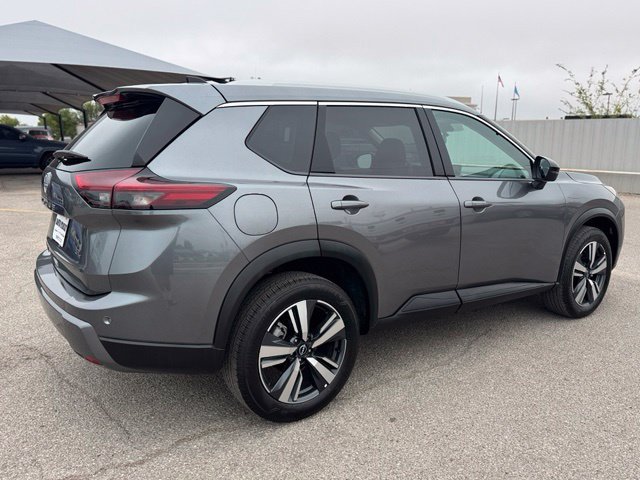 Used 2026 Nissan Rogue SL FWD image 6