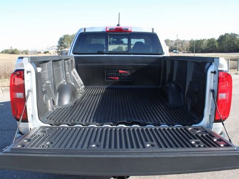 Used 2018 Chevrolet Colorado Z71 image 16