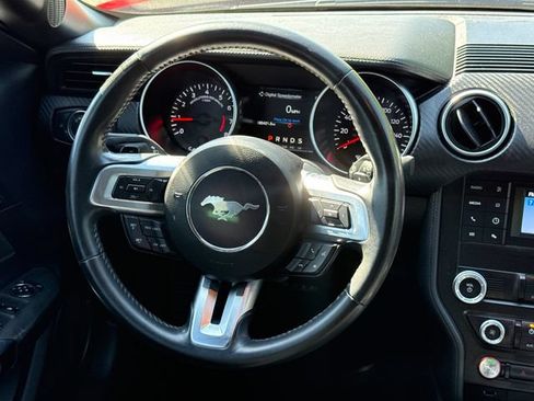 Used 2019 Ford Mustang Convertible RWD image 13