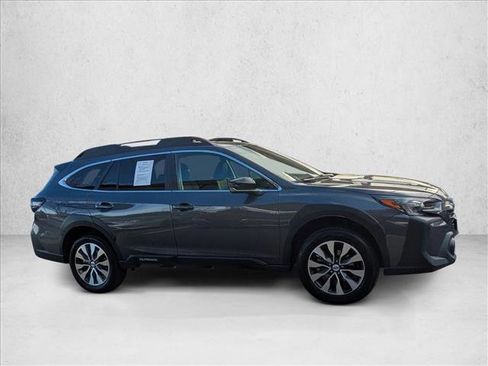 Used 2025 Subaru Outback Limited image 4