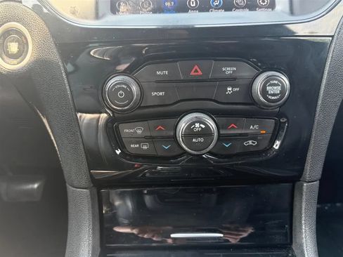 Used 2019 Chrysler 300 S RWD image 15