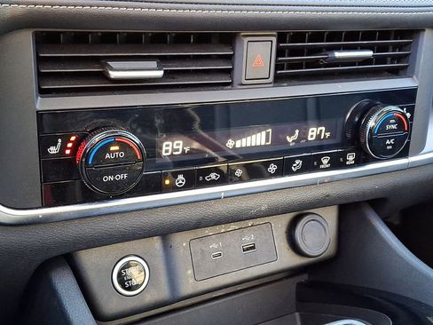 Certified 2023 Nissan Rogue SV w/ SV Premium B Package image 17