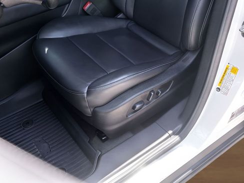Used 2020 Cadillac XT4 Premium Luxury w/ Cold Weather Package FWD image 8