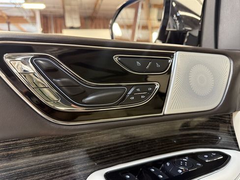 Used 2022 Lincoln Navigator Black Label AWD/4WD image 27