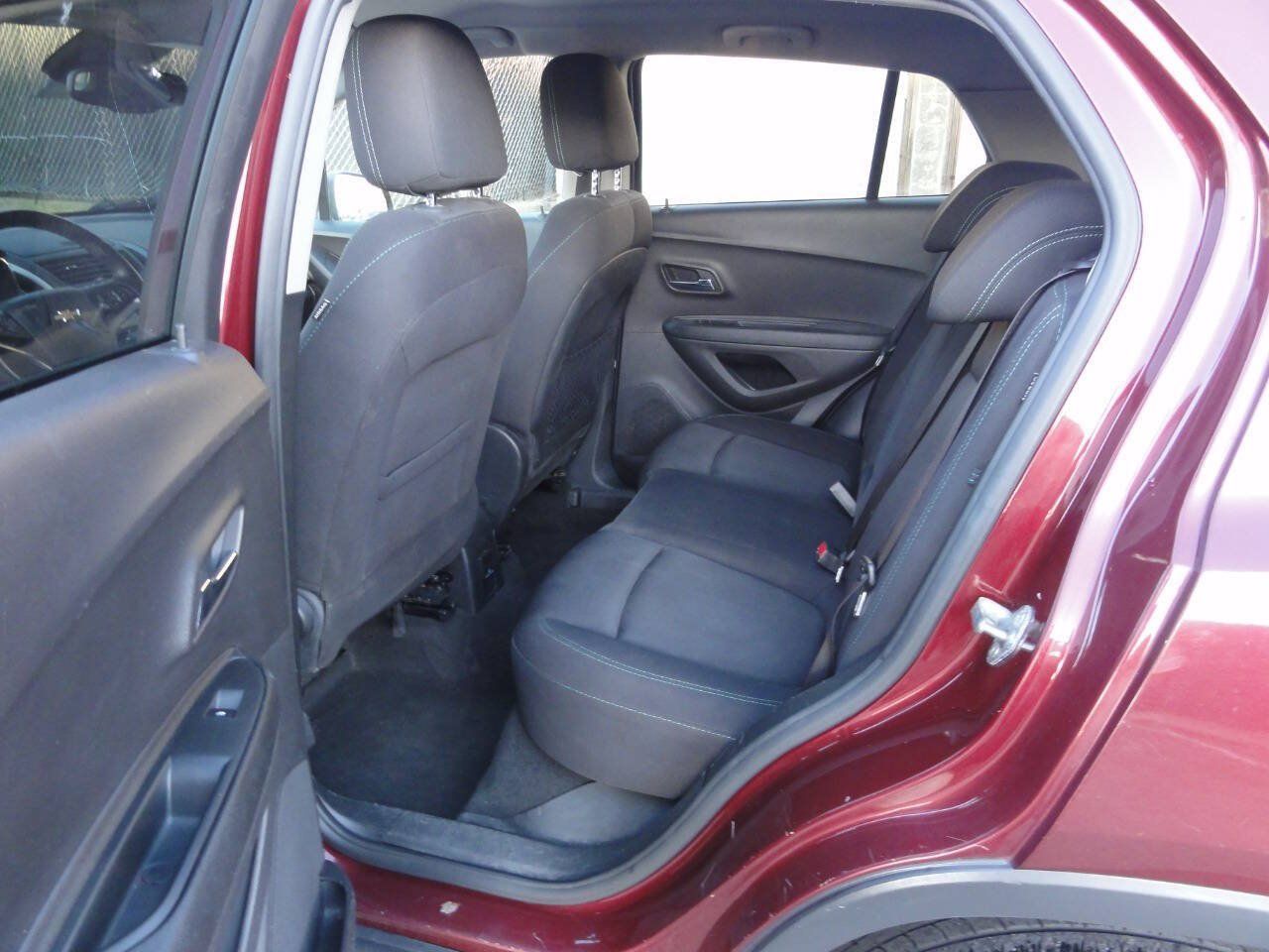 Used 2016 Chevrolet Trax LT AWD/4WD image 12