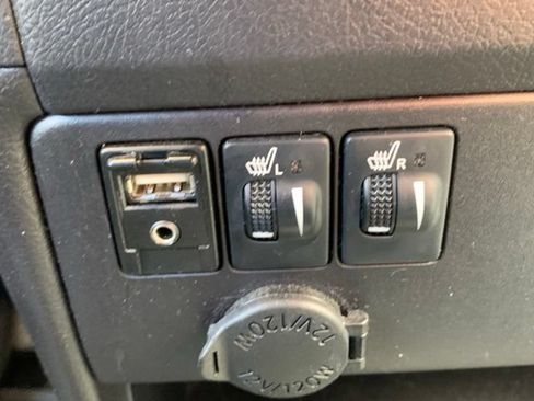 Used 2016 Toyota Sienna SE w/ SE Preferred Package FWD image 18