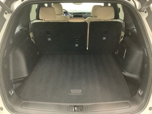 Used 2023 Jeep Grand Cherokee Limited image 8