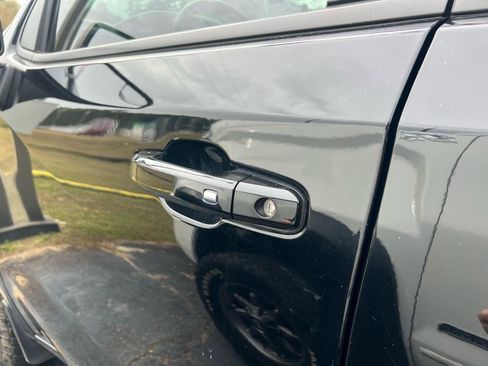 Used 2021 Chevrolet Silverado 1500 LT Trail Boss image 9